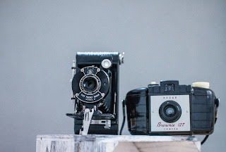 analog-camera-antique-cameras-close-up-318391.jpg