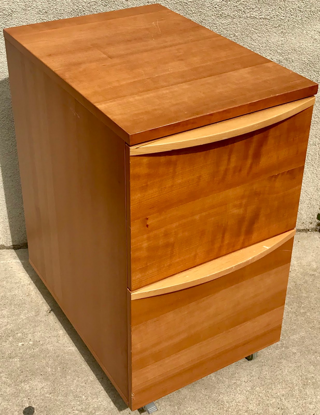 Uhuru Furniture & Collectibles 471747 Hardwood 2Drawer File