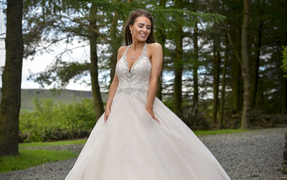 WHY YOU SHOULD WEAR A PRINCESS WEDDING DRESS ON YOUR WEDDING DAY