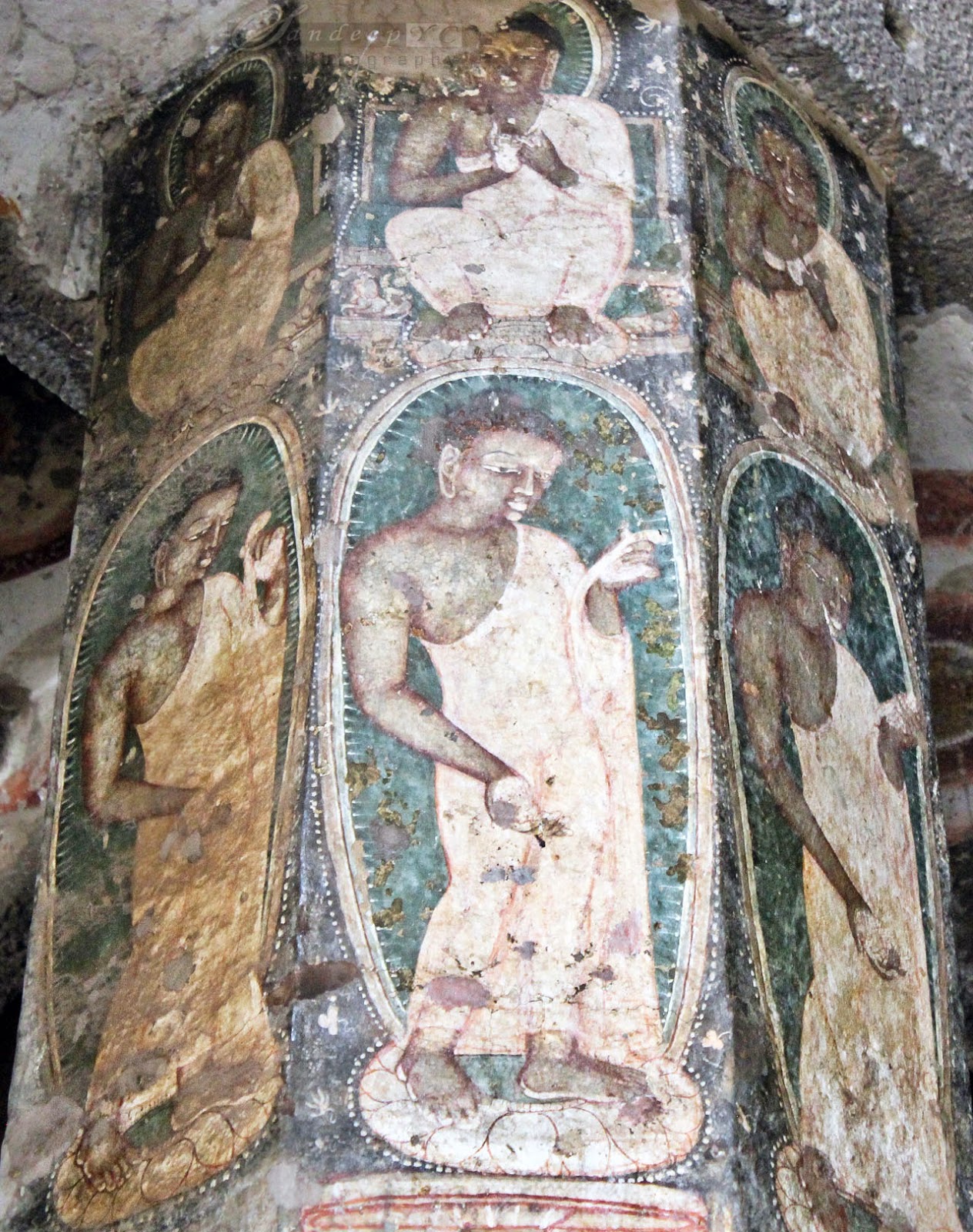 Buddhist images on the octagonal pillars