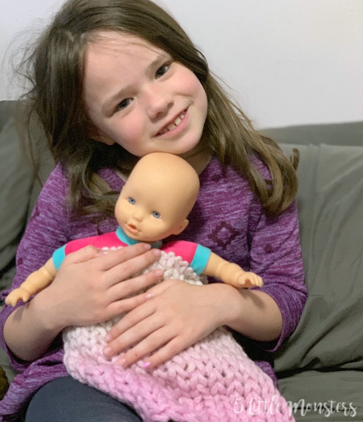 5 Little Monsters Loopy Yarn Doll Blankets