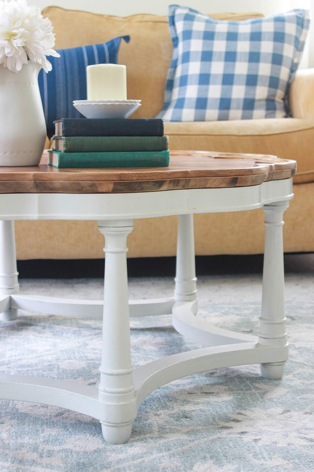 Thrift Store Coffee Table Makeover.