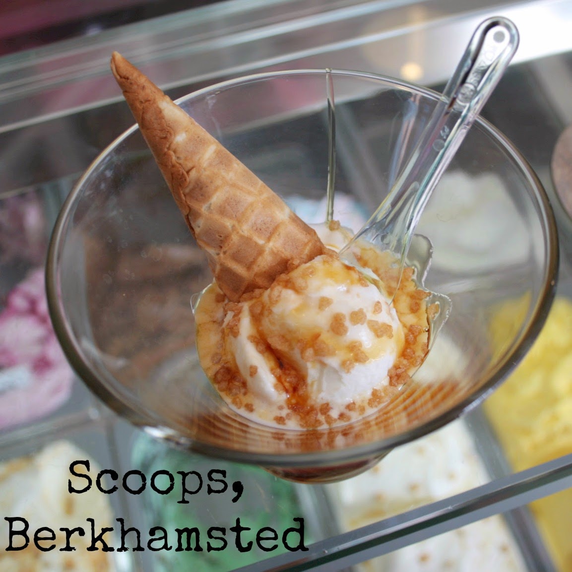 What better way to start a sunny Easter Bank Holiday that visiting your local gelato shop?  Here's all about by visit to Scoops, located right in the heart of the Berkhamsted high street!