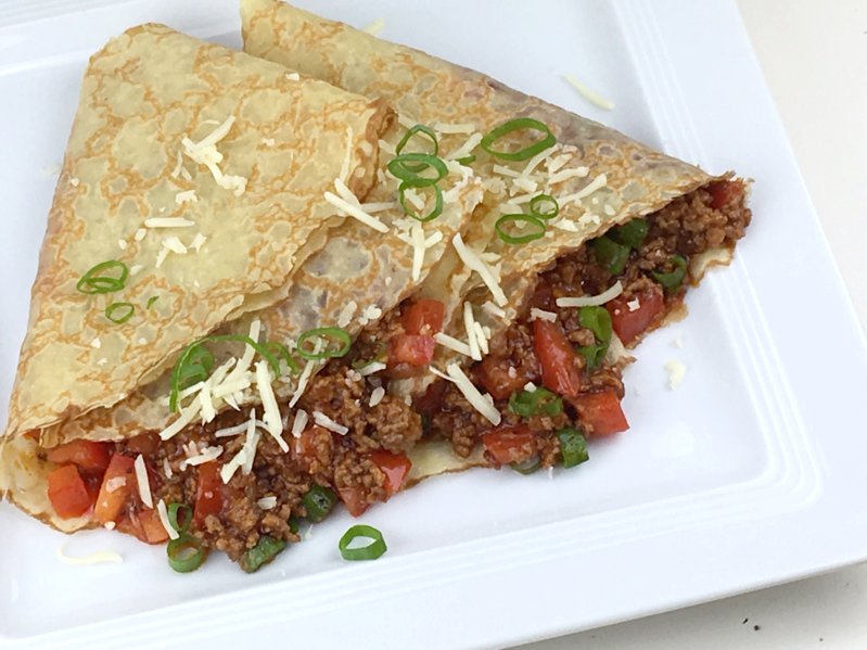 Lecker Bentos und mehr: Pikante Crêpes mit Hackfleischfüllung