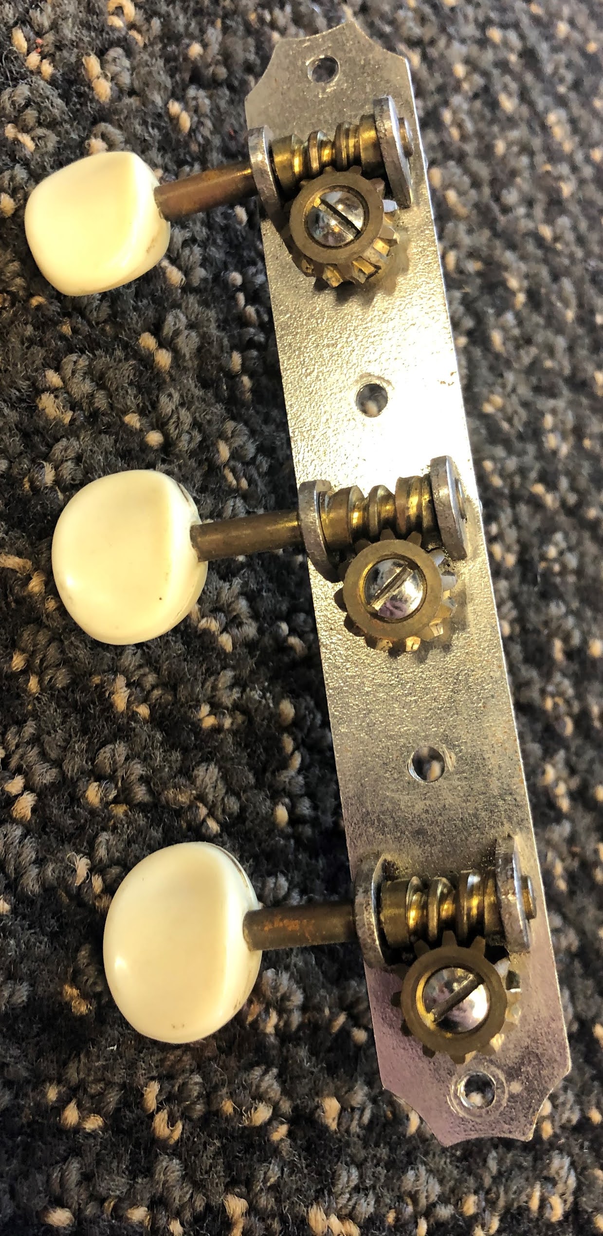 Guide to Kluson Open Back Tuners S. Nathaniel Adams