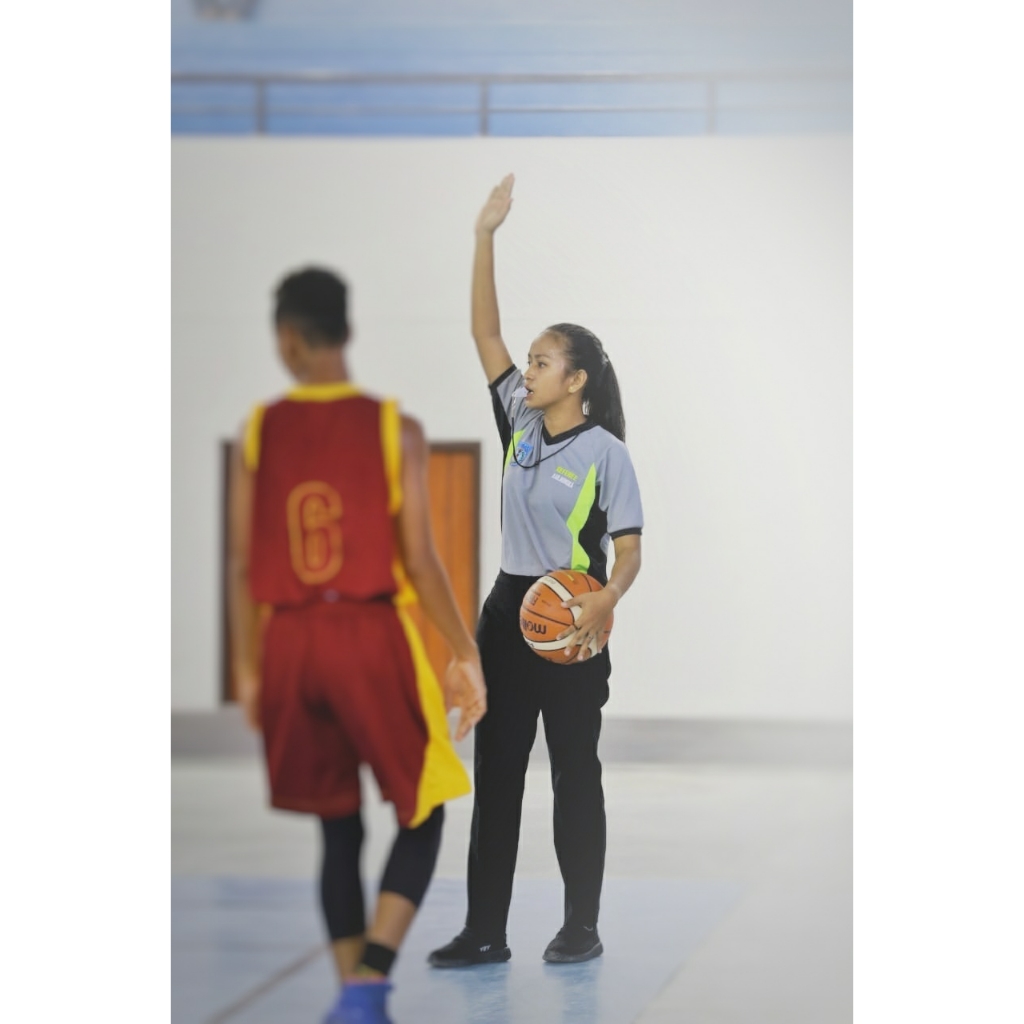 Mimika Patut Berbangga Memiliki Wasit Wanita Cantik Bola Basket Yang Akan Terlibat Di Pon 2020 Salam Papua