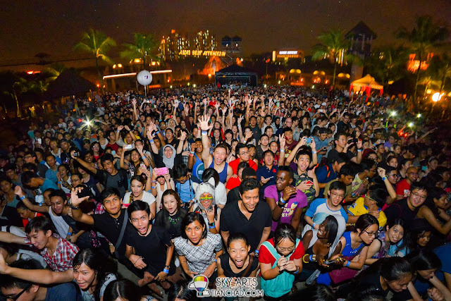 Awesome crowd at OneRepublic Native Live in Malaysia 2013, Sunway Lagoon 