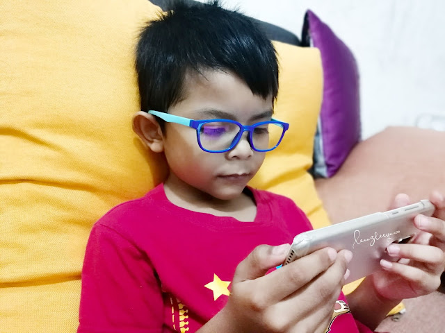 Lindungi Mata Anak Anda Dengan Cermin Mata Anti Blue Light SaferOptics