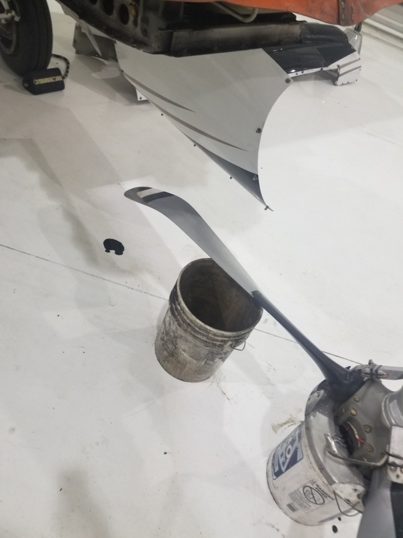 Kathryn's Report Cessna 421C Golden Eagle III, N421WT Incident