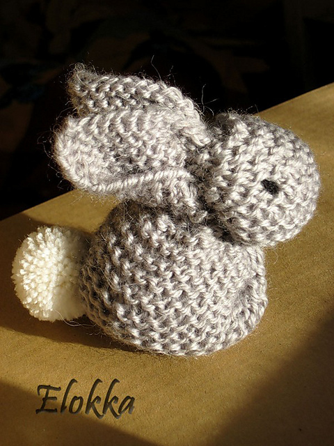 The Nutty Knitter's blog: Knitted bunny