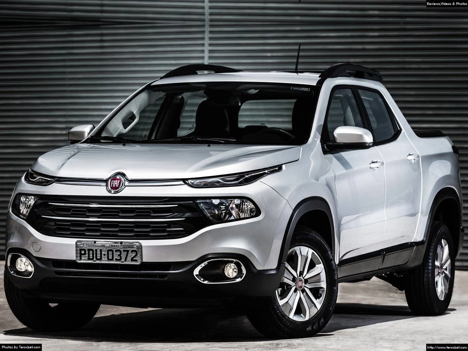 Hình ảnh xe ô tô Fiat Toro 2016 & nội ngoại thất