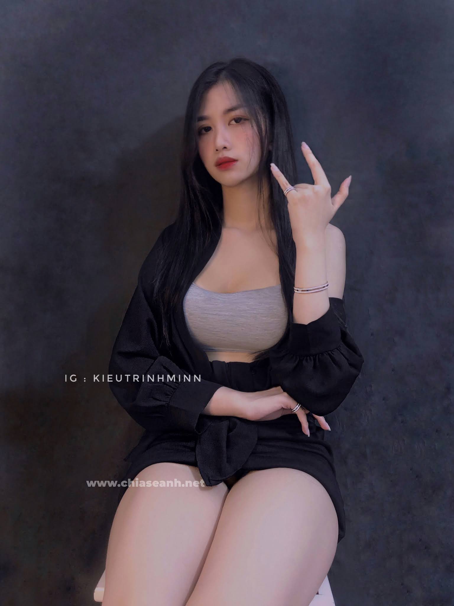 Bỏng mắt với thân hình sexy, quyến rũ của cô nàng 9x KieuTrinhMinn (P1)