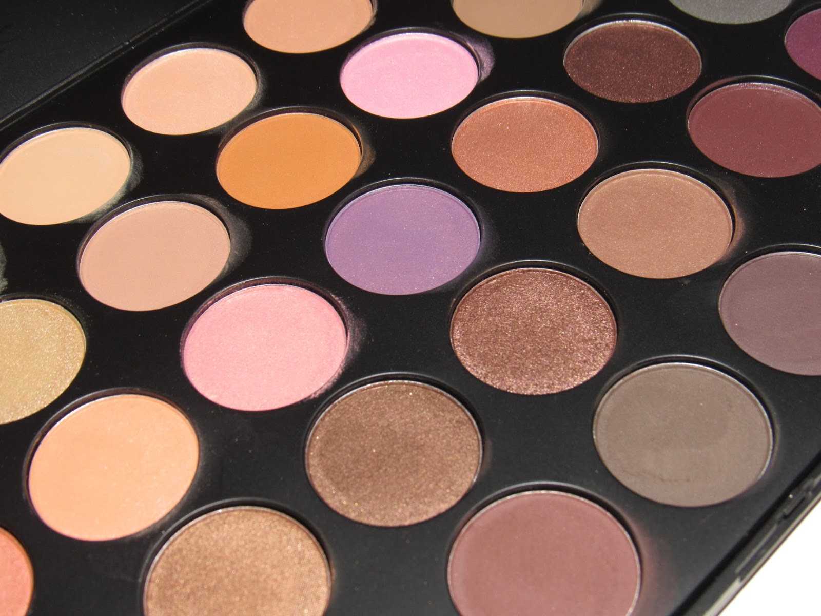 Swatches & 2 Looks with the Morphe 35W Palette