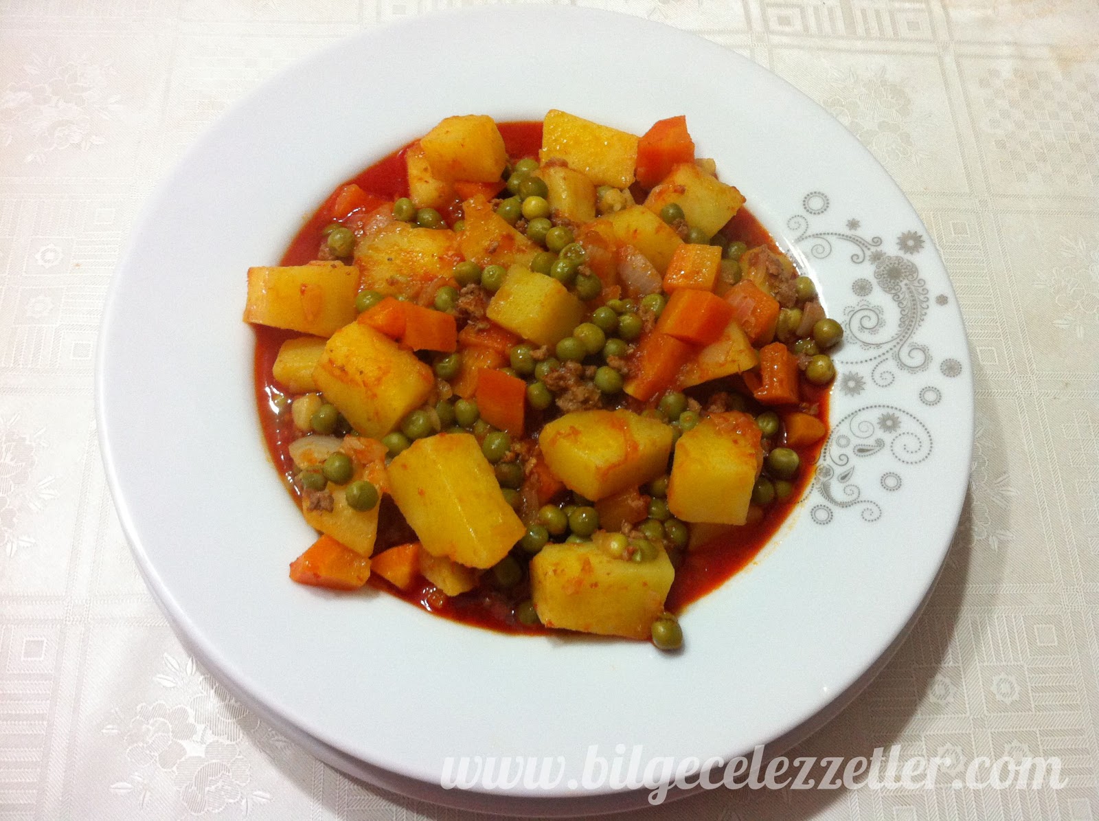 konserve bezelye yemeği nasıl pişirilir