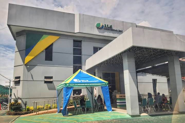 Transaksi Valuta Asing Di Kantor Cabang Bank