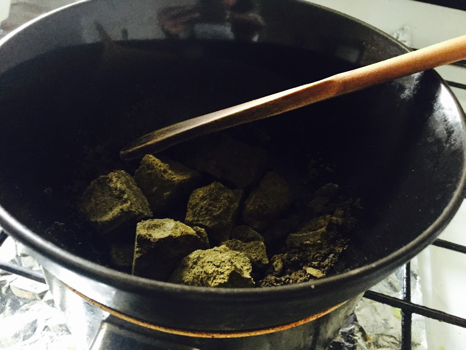 ALLNATURAL LUSH HENNA HAIR COLOUR IN CACA ROUGE (YES THE NAME TRANSLATES TO RED POOP) M A D I S A