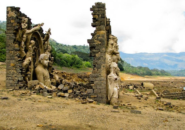 ලංකාවේ හොල්මන් නගරයක්ද...? 🙄😳😱 (A ghost town in Sri Lanka ...?) - Your Choice Way