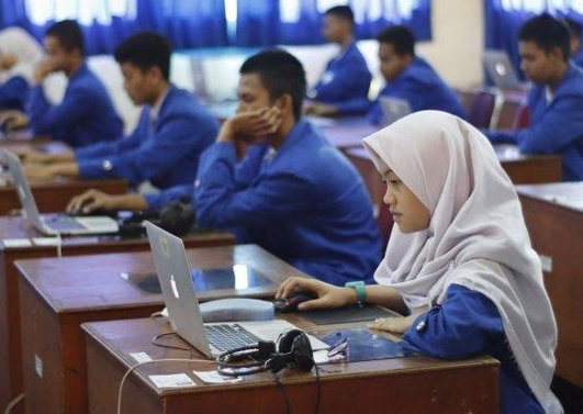 √Contoh Soal Menggunakan Konjungsi dalam Paragraf - UNBK SMP 2020