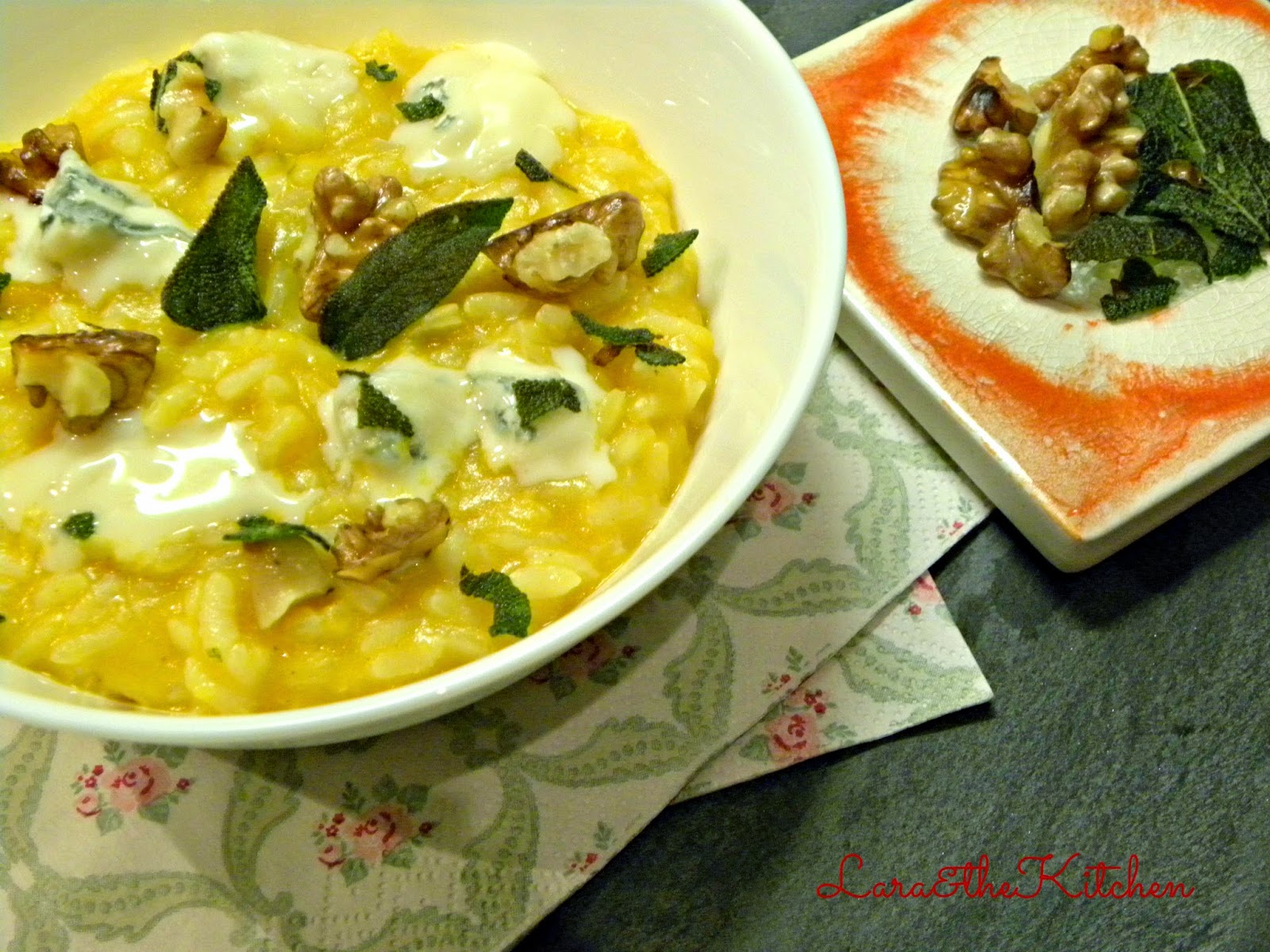 risotto alla zucca con gorgonzola e noci alla salvia