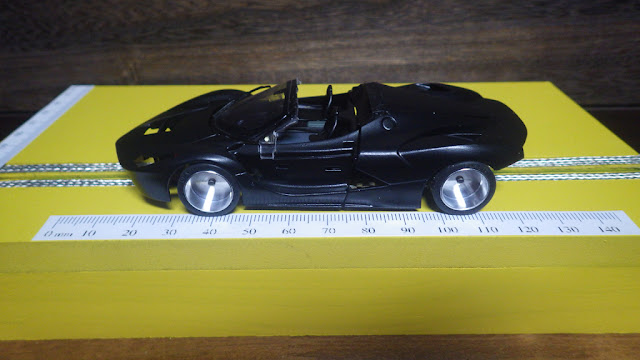 [Image: laferrari.jpg]