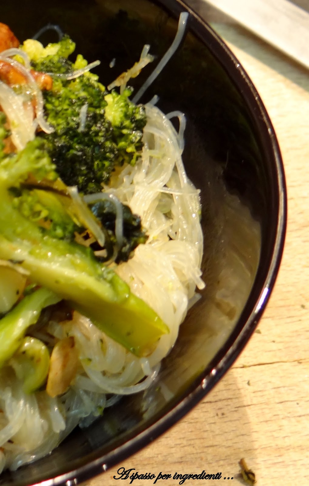 a spasso per ingredienti Vermicelli di riso con broccolo e finferli