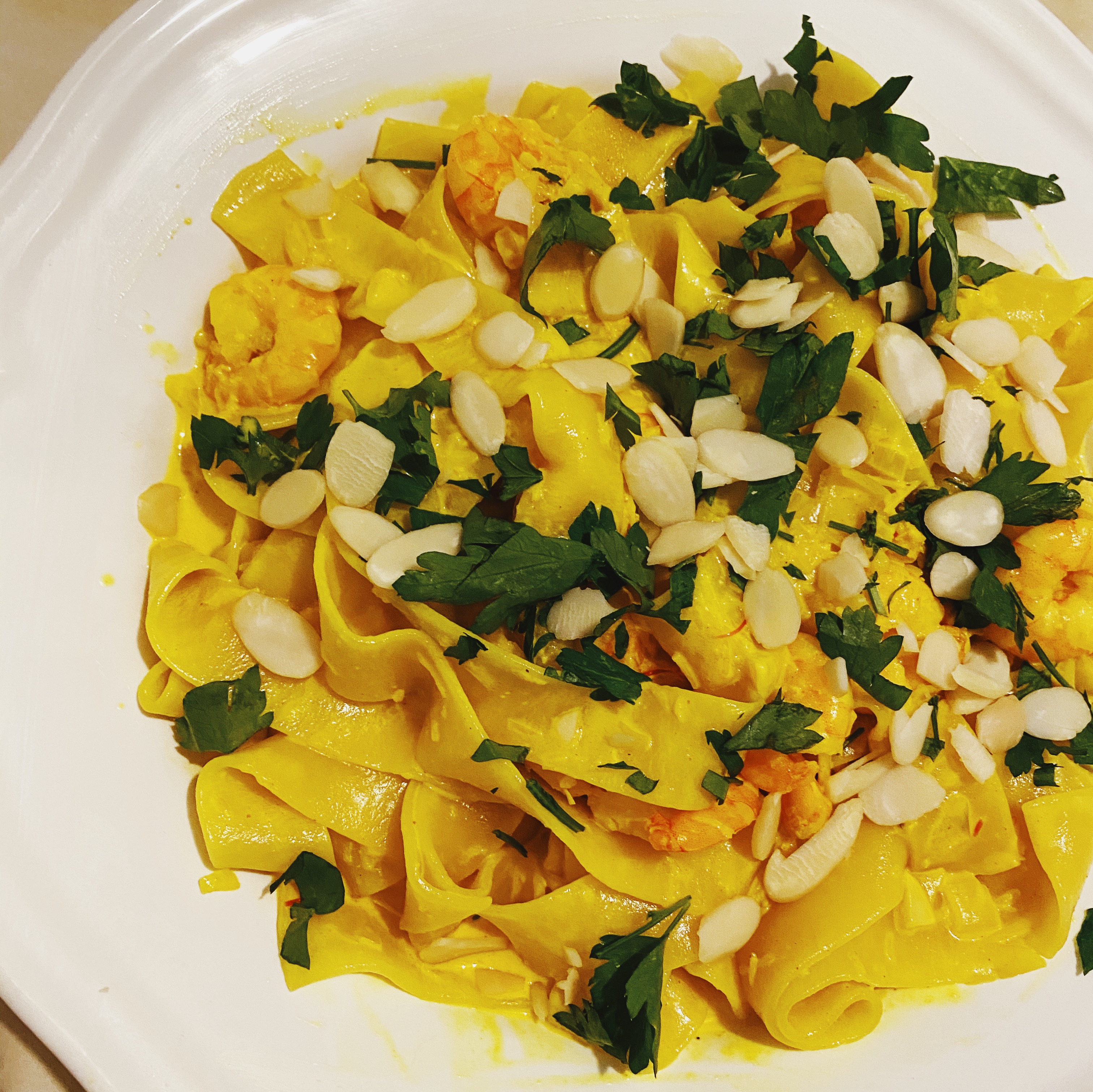 Stella's Wardrobe CREAMY SAFFRON PASTA WITH PRAWNS & CRAB