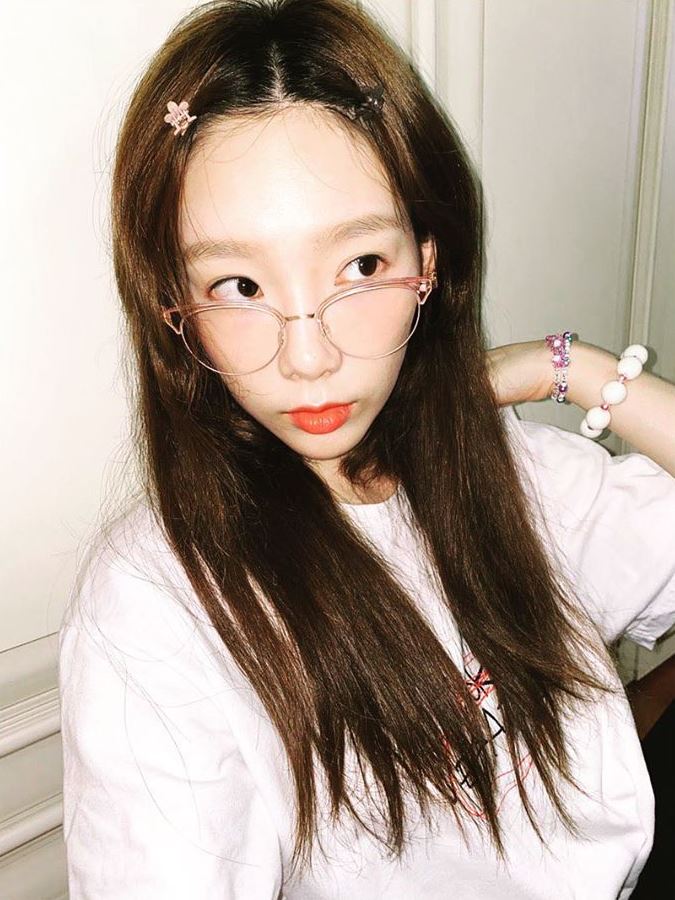 SNSD Taeyeon models her glasses from EYEBIS - Wonderful Generation