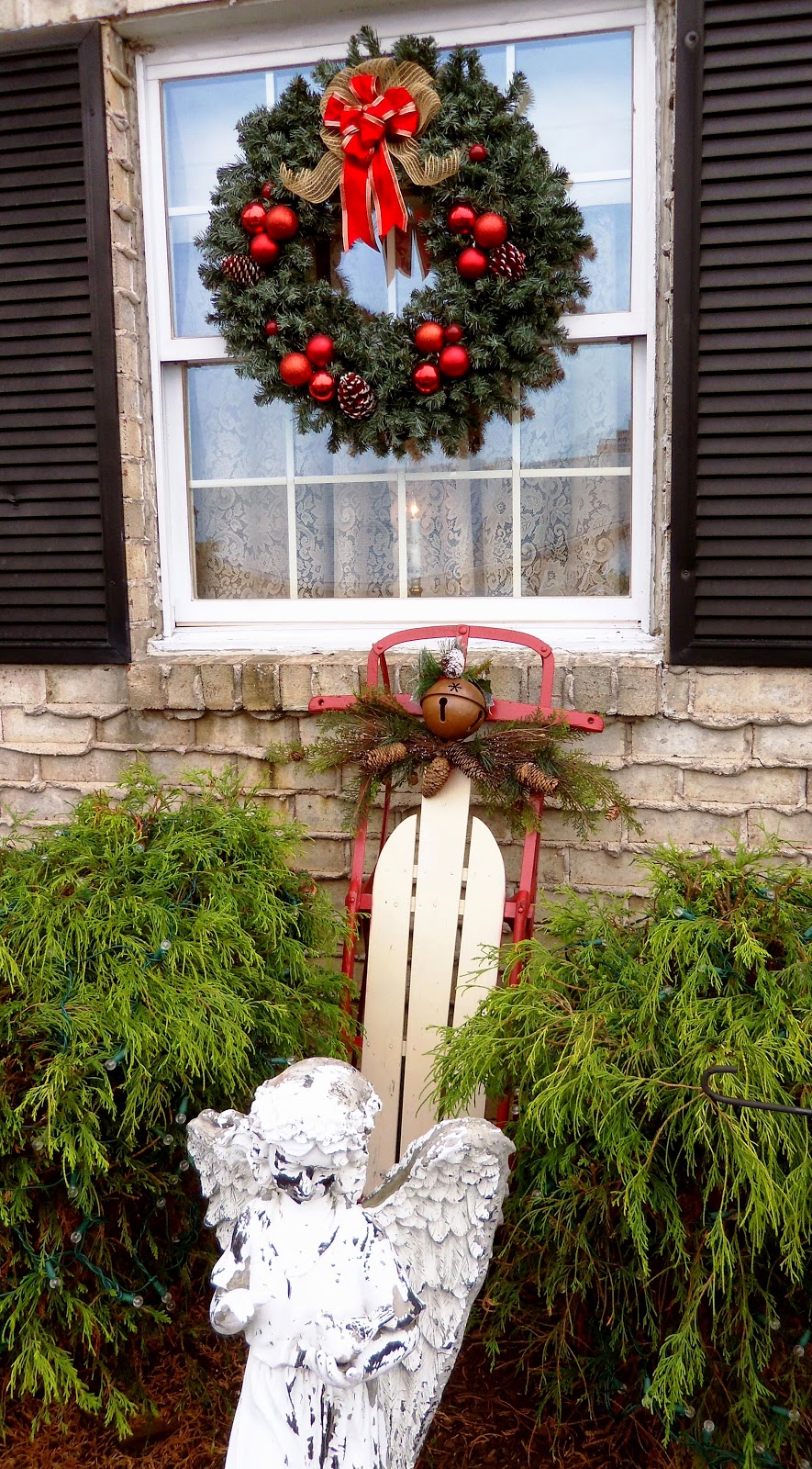 A DEBBIE-DABBLE CHRISTMAS: Sled and Outside Floral Re-Do's!!