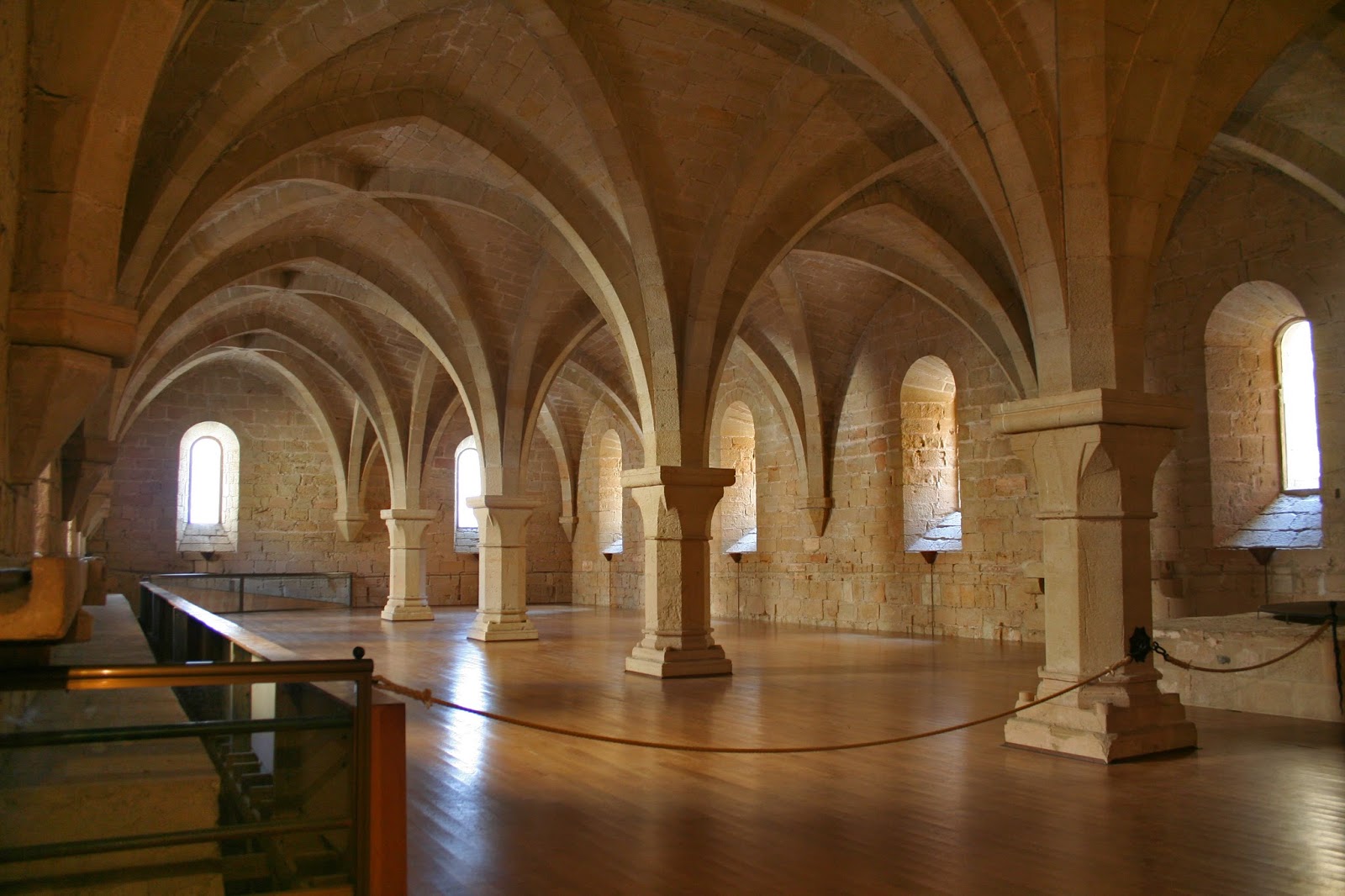 Ruta del Cister: Monasterio Santes Creus, Poblet y Vallbona de les ...