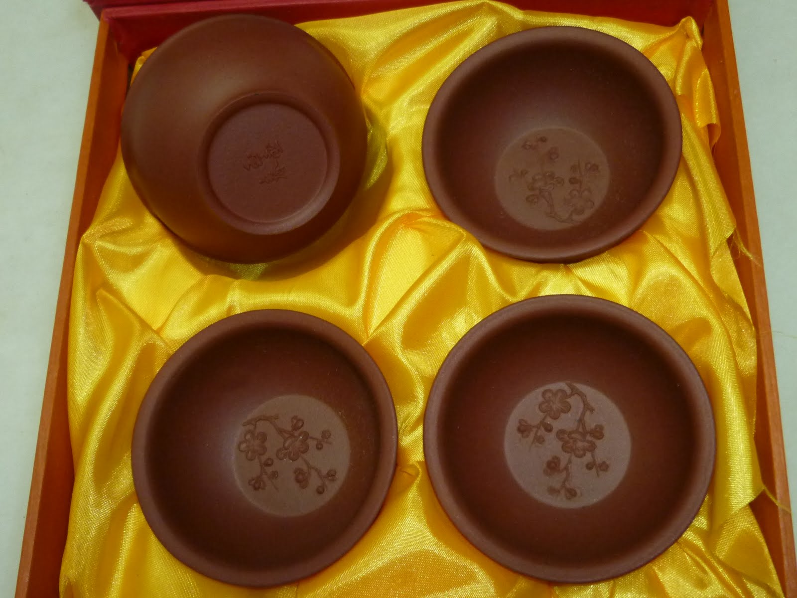 Collectible Curio2 Ceramic Tea cups Set of 4