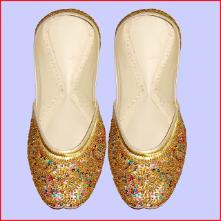 Flair That Inspires: Pakistani Multani Khussa Shoes
