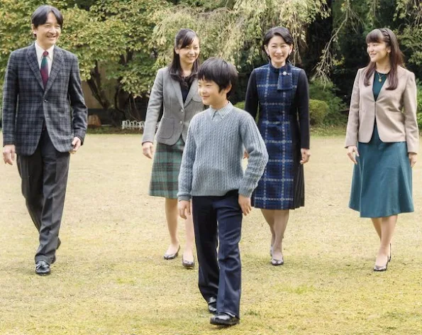 Prince Akishino, Princess Kiko, Prince Hisahito, Princess Mako of Japan  and Princess Kako of Japan. Princess Mako and Princess Kako diamond Tiara, Diamond necklace