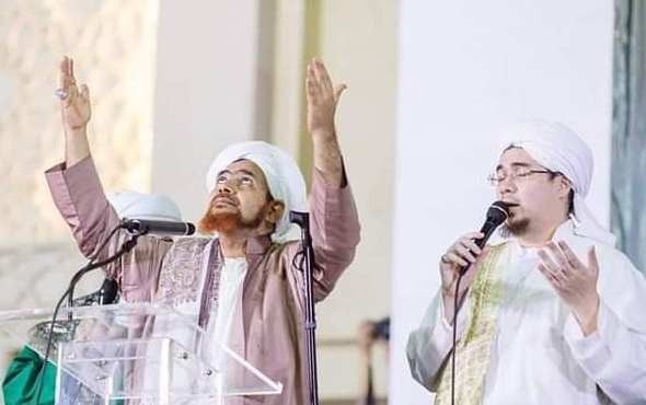 Mengenal Lebih Dekat Habib Jindan Bin Novel Bin Jindan Mengenal Lebih Dekat Habib Jindan Bin Novel Bin Jindan