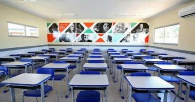 Governo da Bahia anuncia possibilidade de volta às aulas presenciais na Bahia se taxas da Covid-19 seguirem em queda