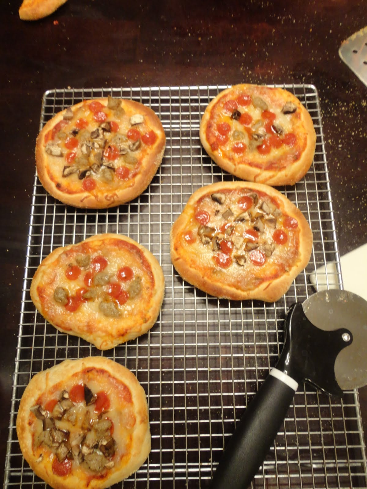 Sarah's Recipe Book: Mini Pizzas