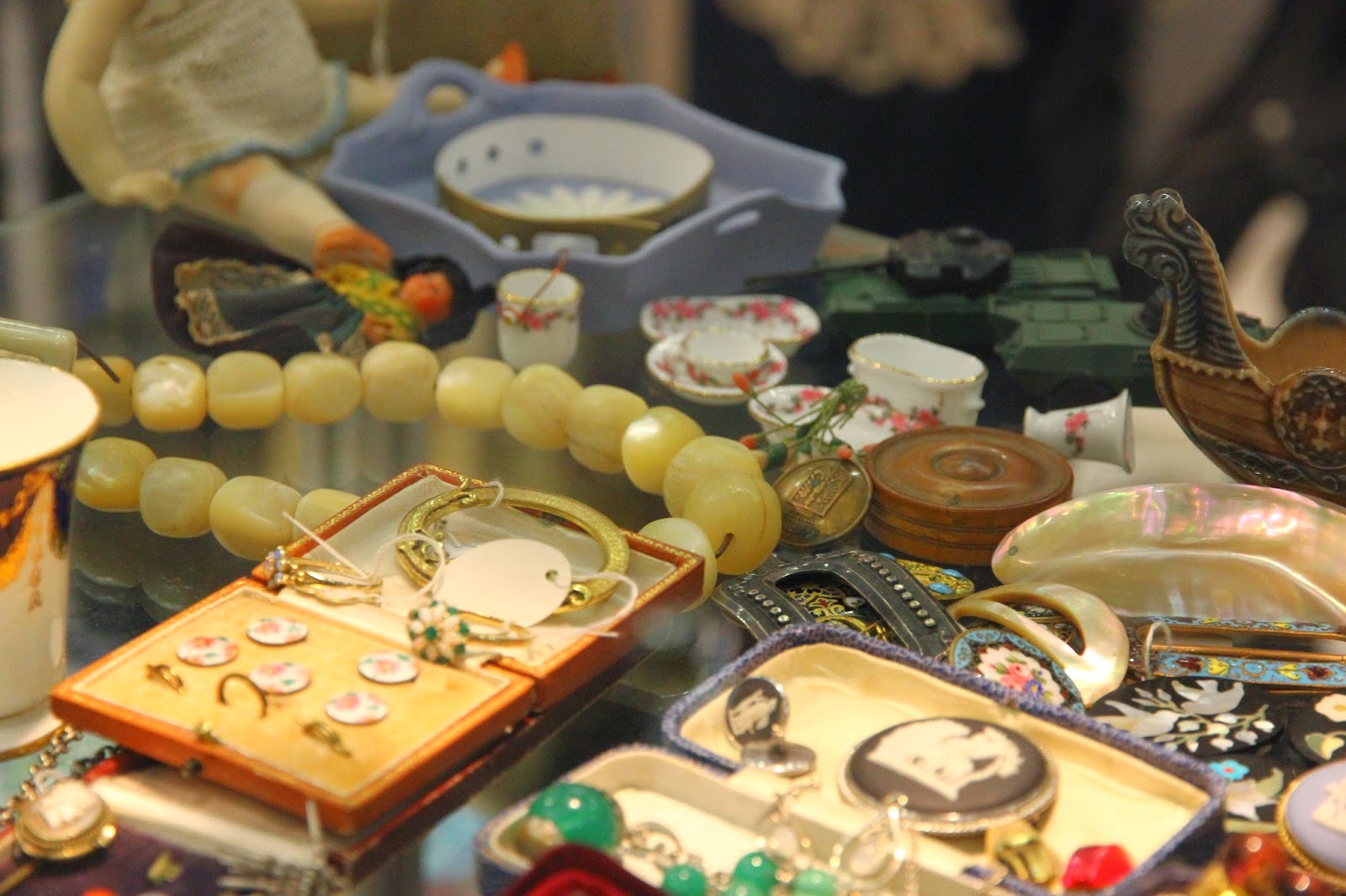 блошиный рынок мюнхен. блошиный рынок уделка в санкт-петербурге. блошиный рынок на удельной в питере. блошиный рынок в девяткино 1995. блошиный рынок в интернете с ценами спб.