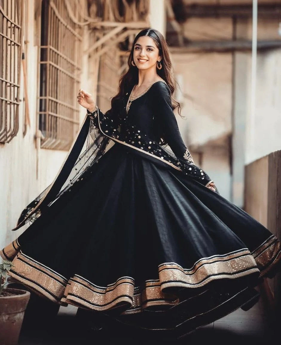 Famous Pakistani Celebrities Dresses from Ramadan Transmissions 2021 Famous Pakistani Celebrities Dresses from Ramadan Transmissions 2021
