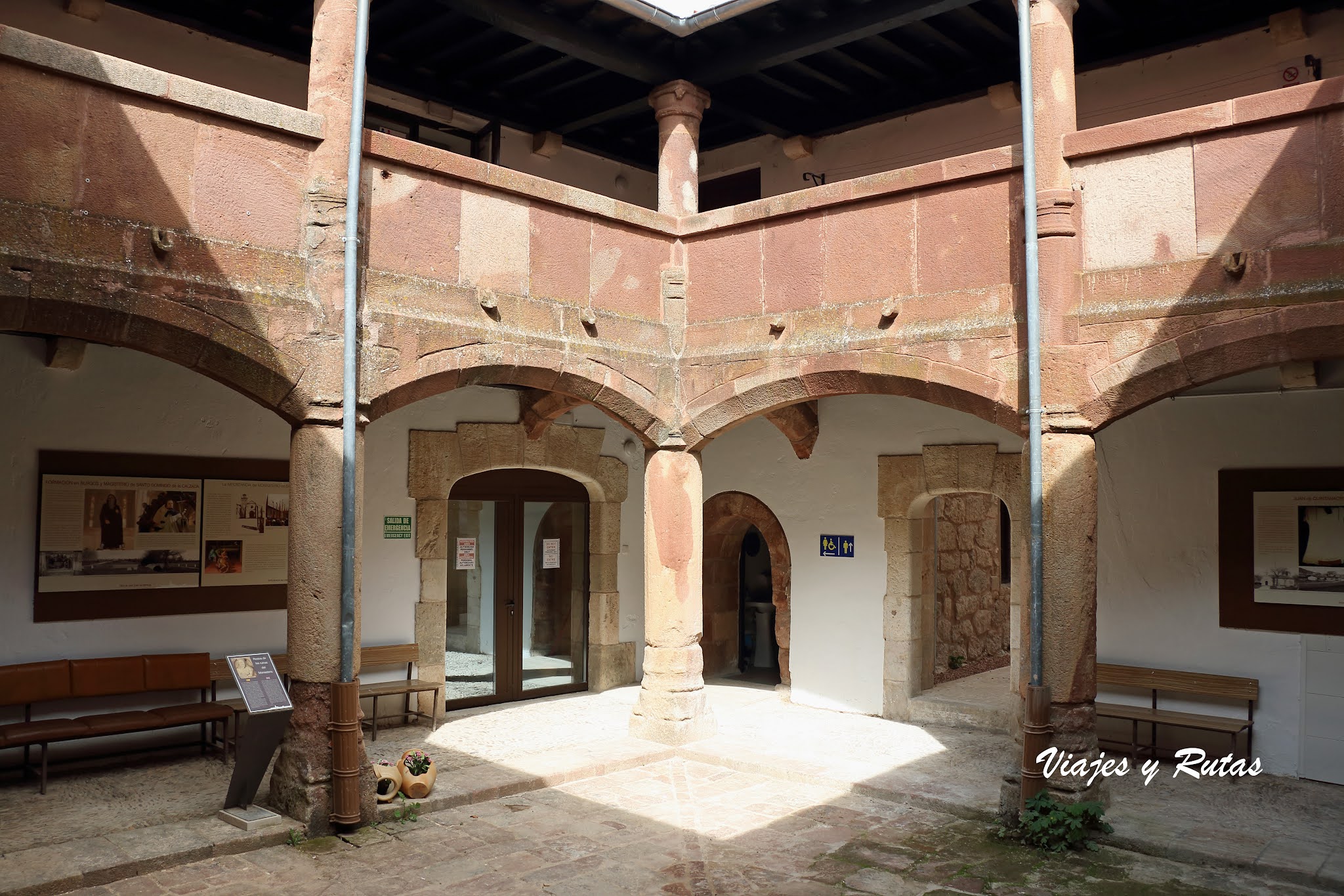 Claustro pequeño de san Juan de Ortega