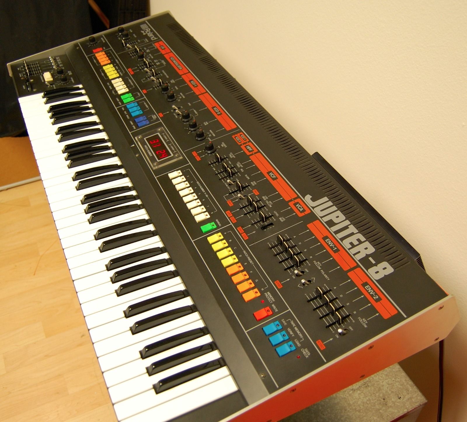 MATRIXSYNTH Roland Jupiter 8 Synthesizer in Stunning Condition