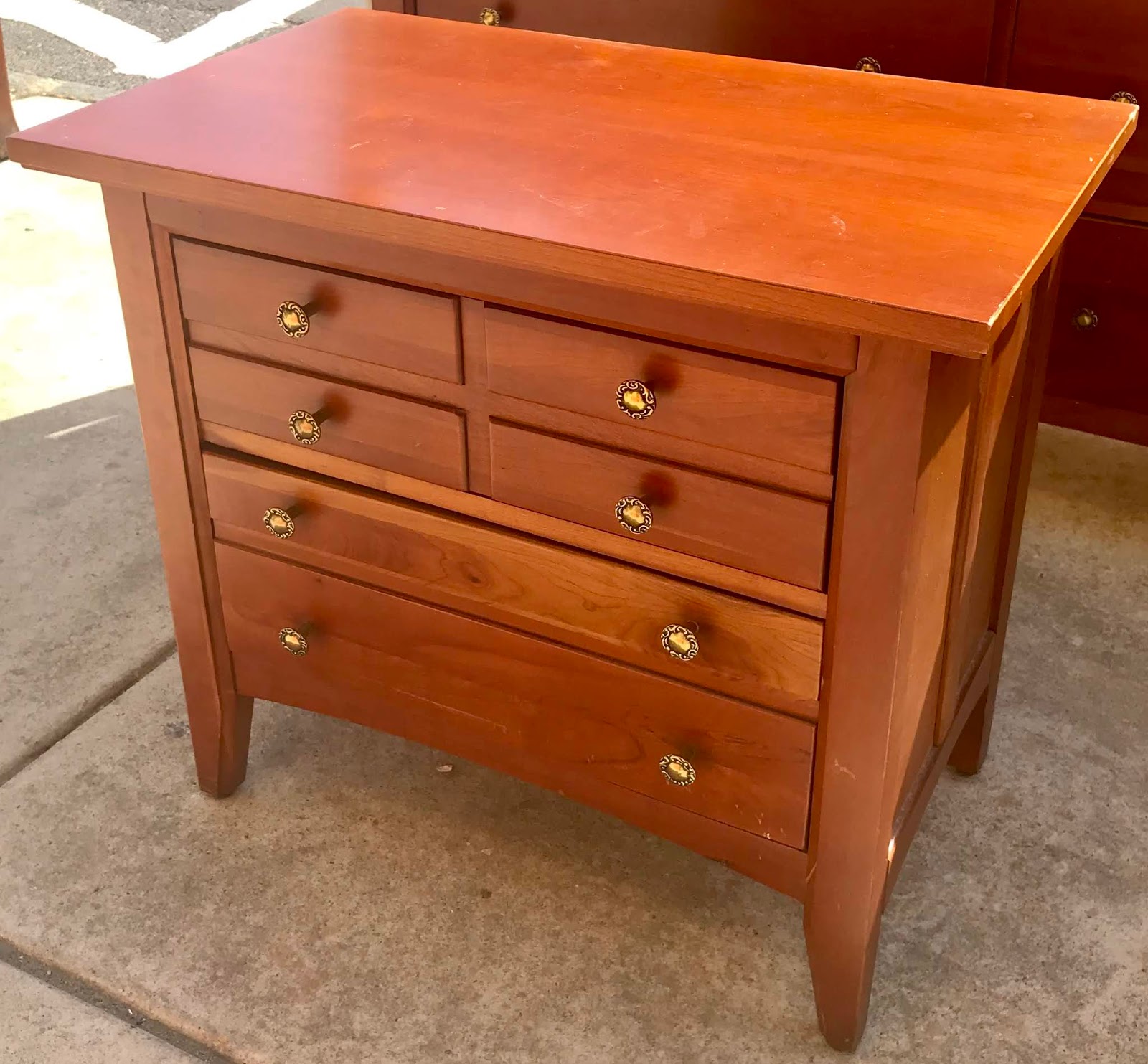 Uhuru Furniture & Collectibles 4Piece "The Cambridge Collection