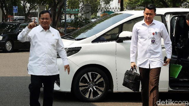 Prabowo Bantah Dahnil Anzar: Masa Kita Nggak Terima Gaji Prabowo Bantah Dahnil Anzar: Masa Kita Nggak Terima Gaji