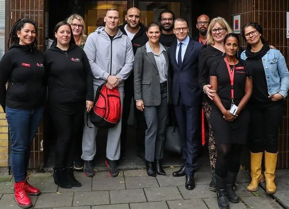 Crown Princess Victoria wore a chela-blazer and brite trousers by Tiger of Sweden. J Lindeberg pantsuit. Longchamp large tote bag