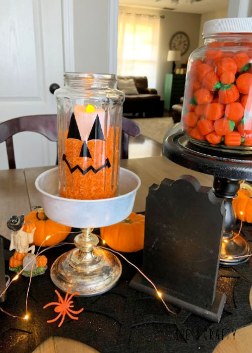 Halloween Table Decorations - Halloween jack o lantern jars