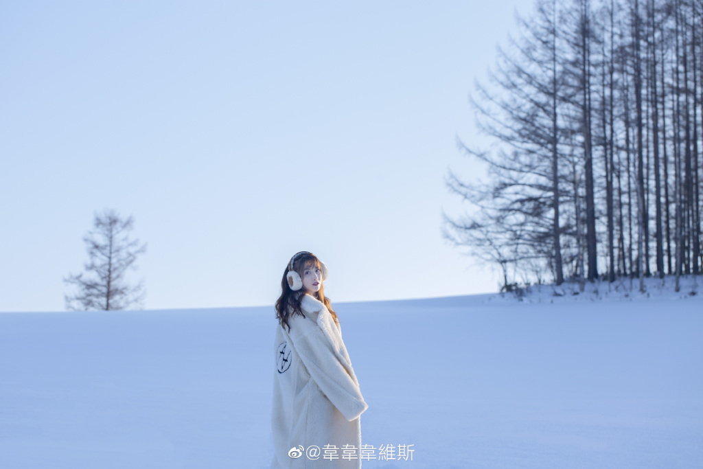 Gallery - Chinese model - Beautiful Snow Girl - P2
