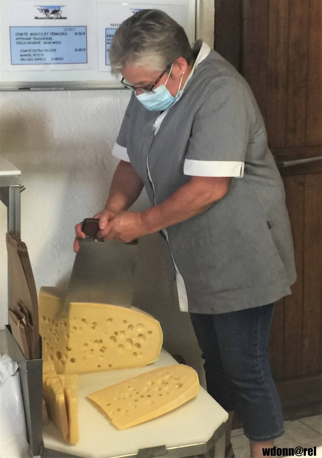 WORLD BY W ROAD TRIP EN PASSANT PAR... ANDILLYENBASSIGNY