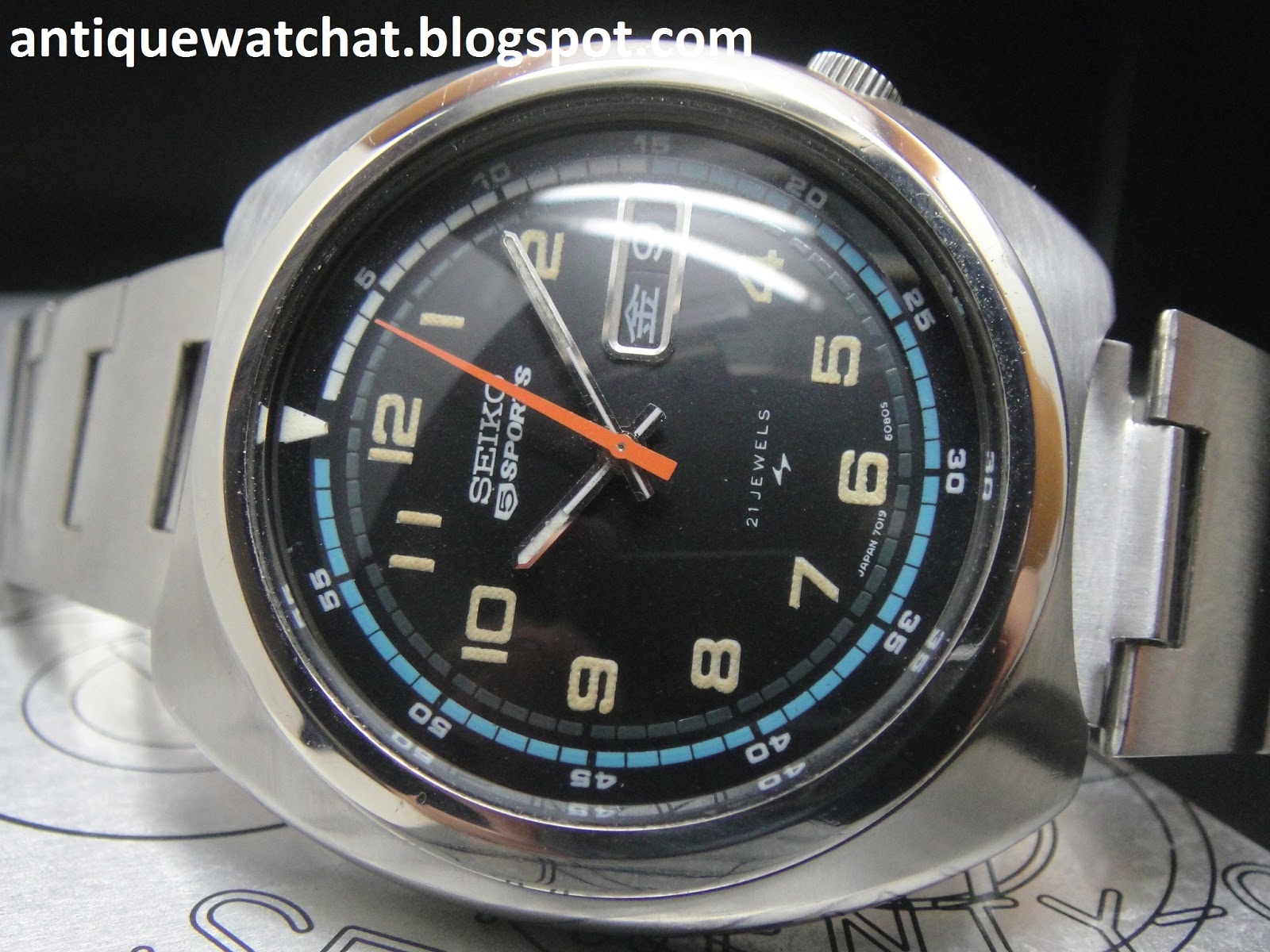 Antique Watch Bar: SEIKO 5 SPORT'S 7019-6040 S5S27 (SOLD)