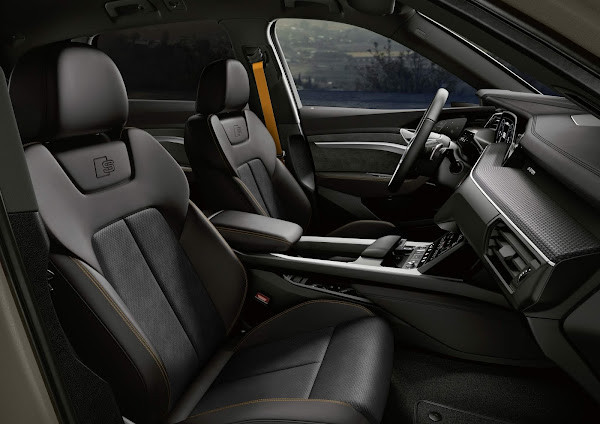 Audi e-tron 2022 Black Edition - interior