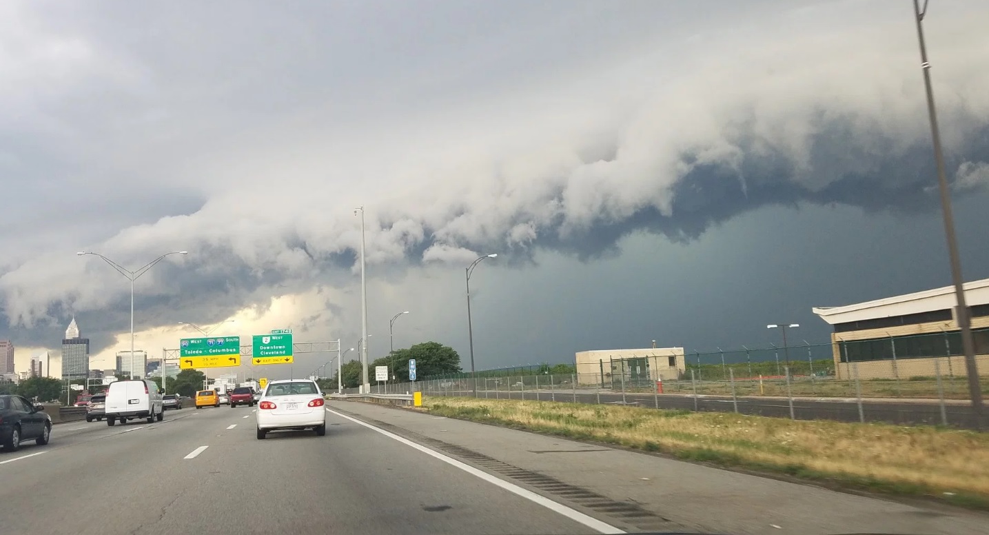 Scott Sabol's World of Weather What Are Shelf Clouds?
