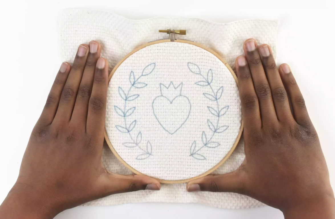 Hướng dẫn căng khung thêu nổi