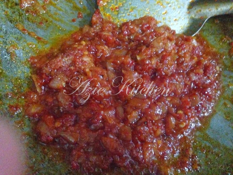 Tempe Goreng Bersambal Dengan Ikan Bilis